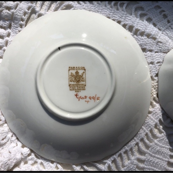 1930s Vintage PARAGON Teacup and Saucer Set - Picture 3 of 8